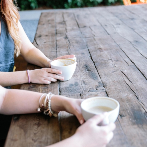 two-women-coffee2160