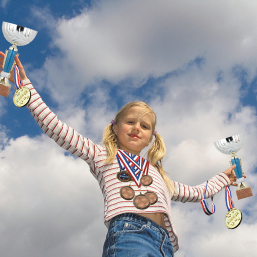 girl-medals-winner2160