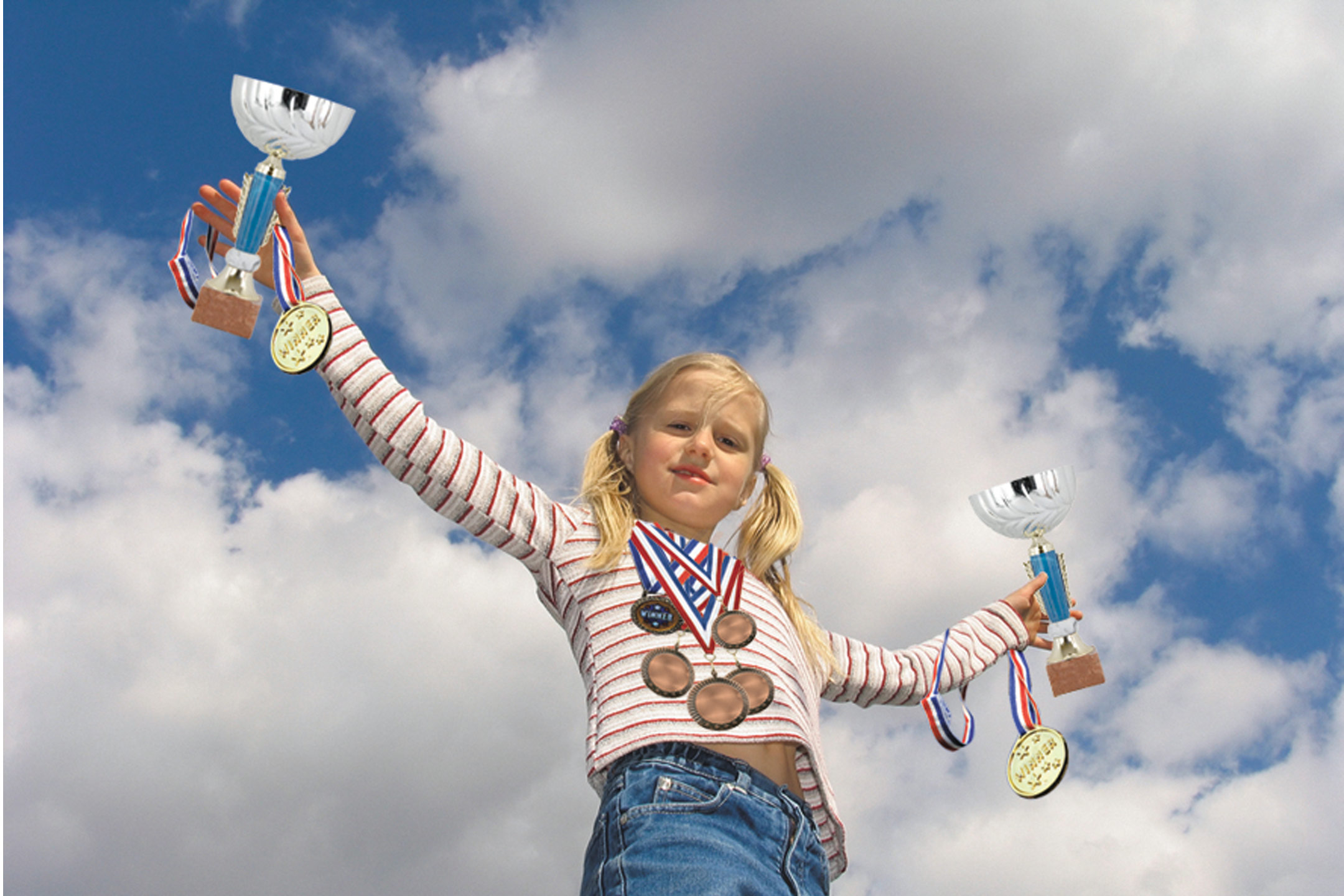 girl-medals-winner2160