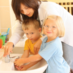 mum-kids-handwashing2160