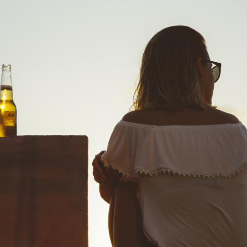 woman-drinking-beer2160