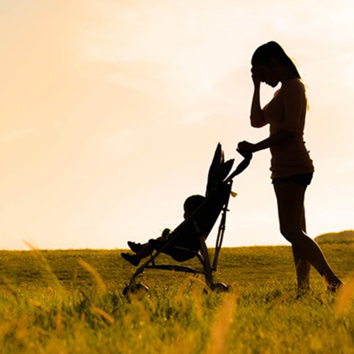 mum-baby-depression2160