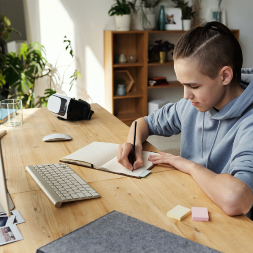 boy-computer-desk2160