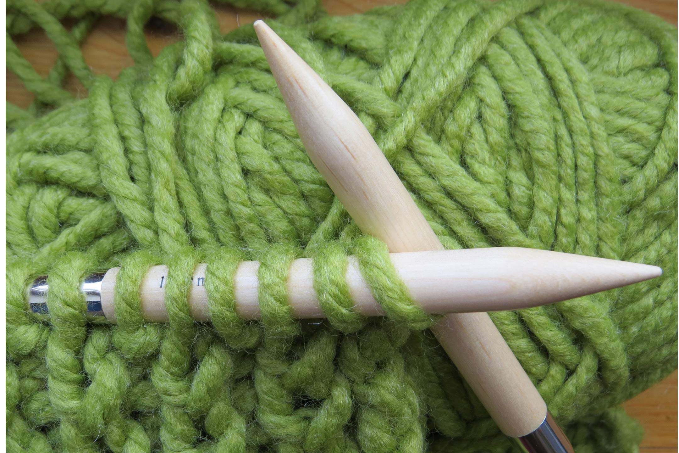 green-wool-knitting2160