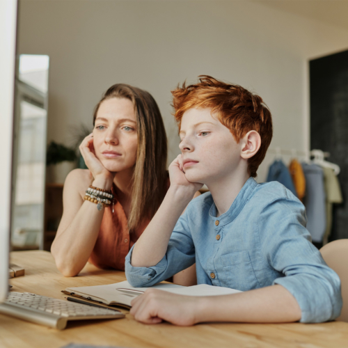 woman-boy-looking-at-computer2160