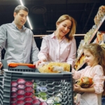family-grocery-shopping2160