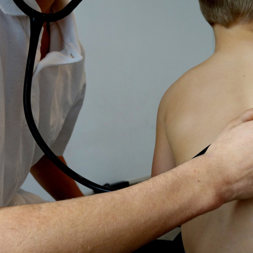 doctor-stethescope-child-asthma2160