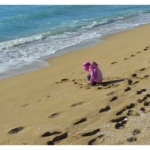 lonely-child-on-beach2160