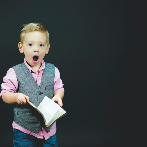 surprised-boy-with-book2160