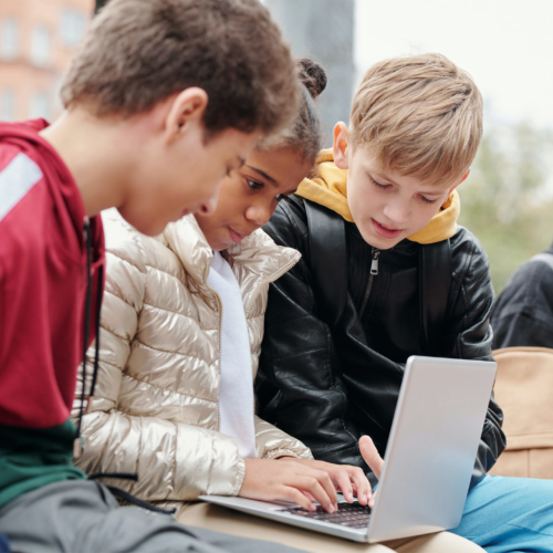 tween-looking-at-laptop2160