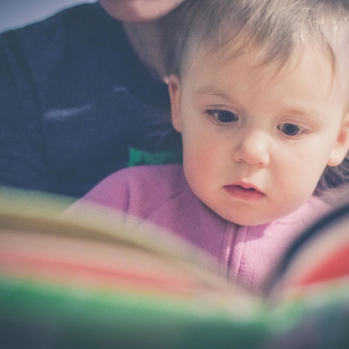 baby-parent-reading2160