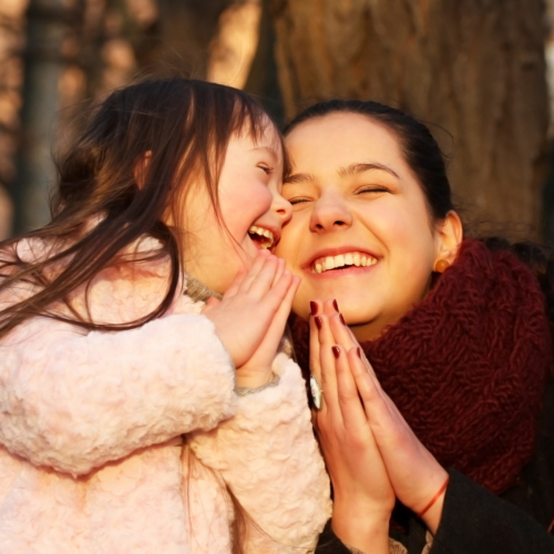 happy-mother-Down-syndrome-girl2160