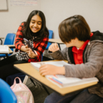 school-kids-with-smart-phones2160