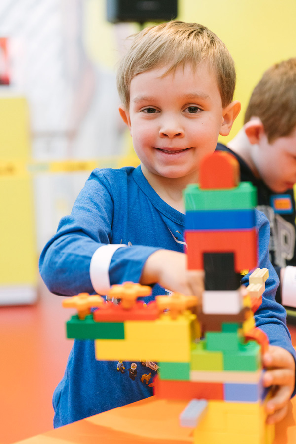 LEGO-Masters_Boy-at-LEGOLAND-Discovery-Centre-Melbourne