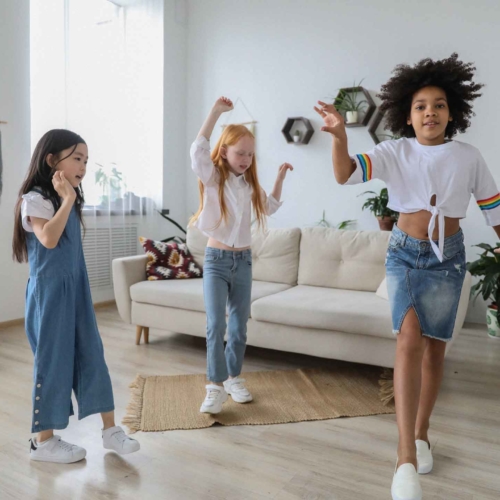 girls-dancing-at-home