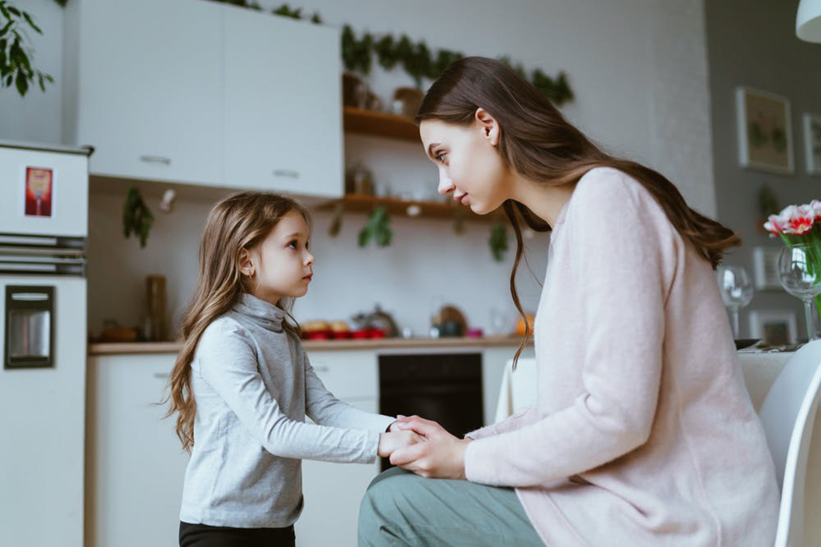 mum-talking-seriously-to-child