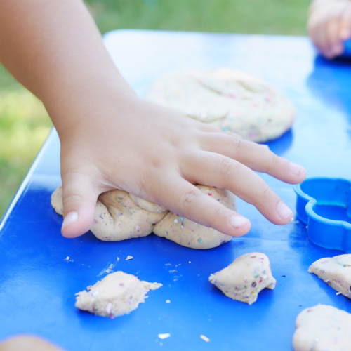 kindy-child-s-hand2160