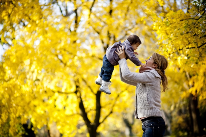 autumn-mother-and-todder2160